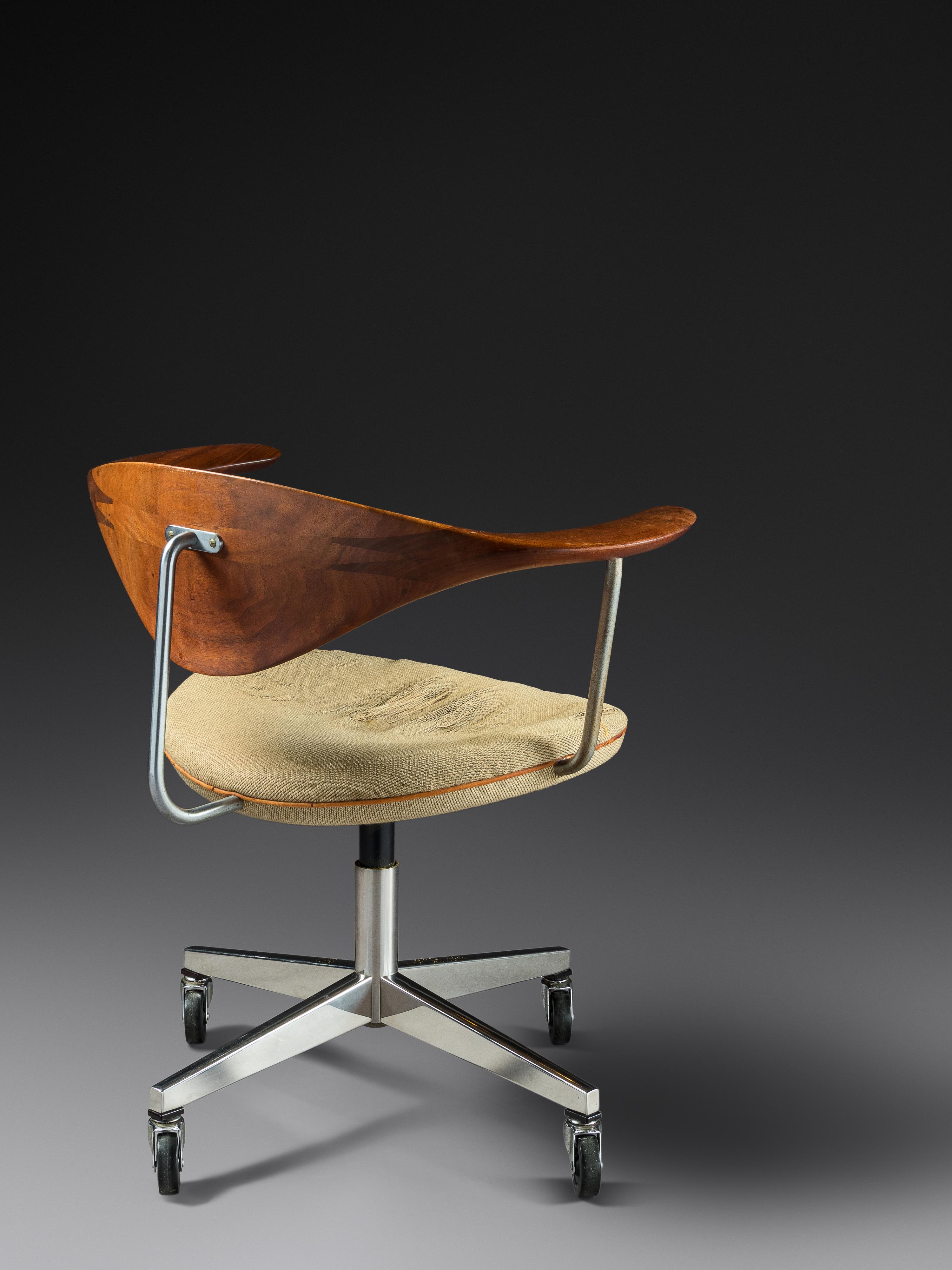 Swivel Chair, Johannes Hansen, Denmark, distributed by Knoll International