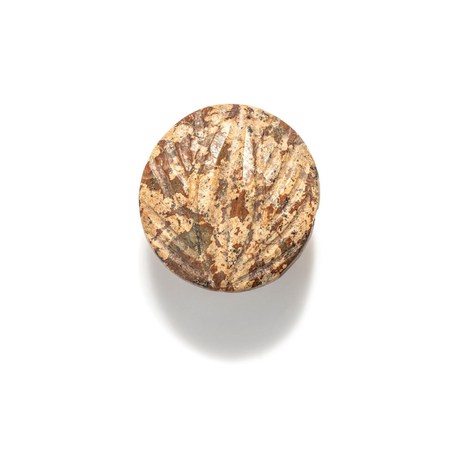 A Minoan Jasper Lentoid with a Linear Design