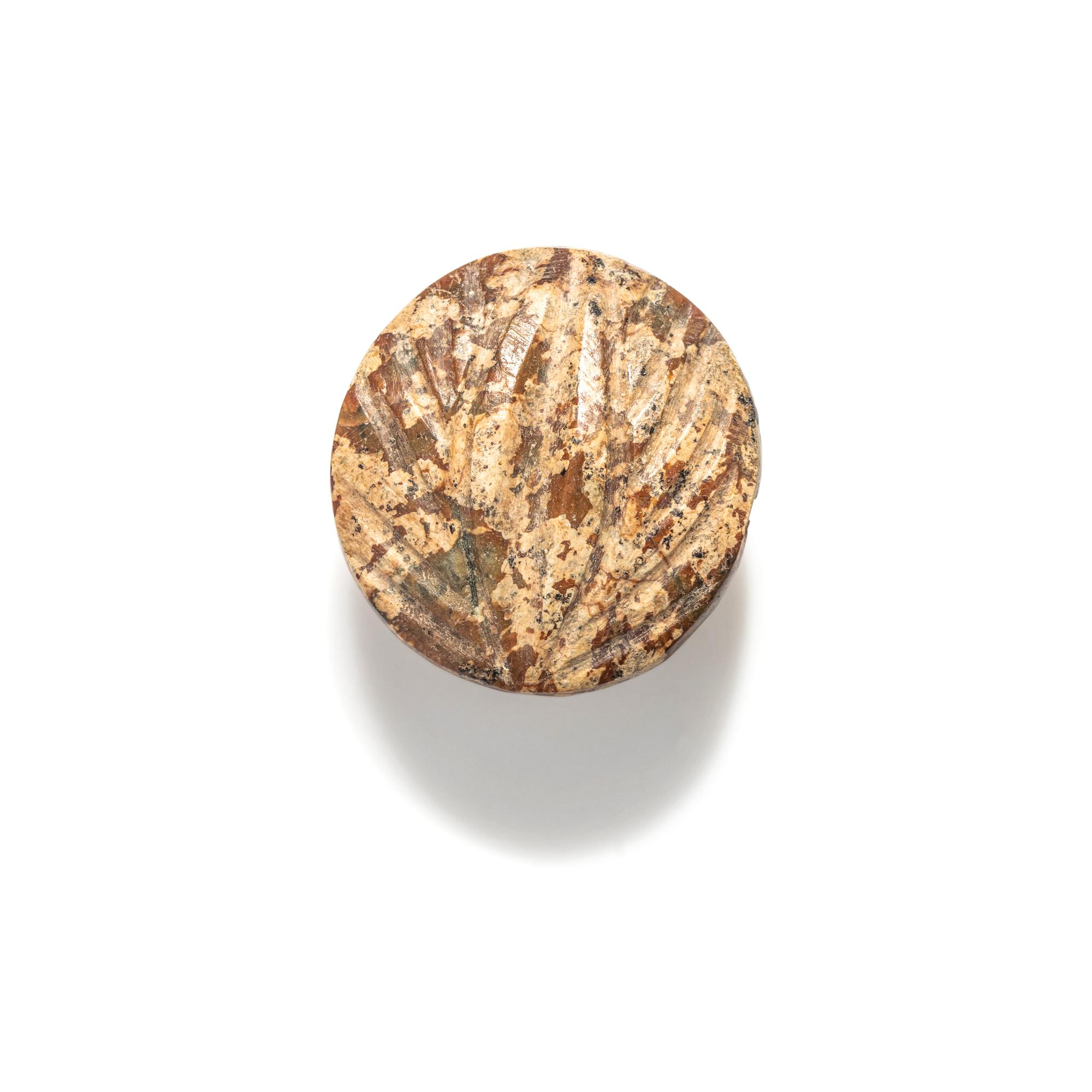 A Minoan Jasper Lentoid with a Linear Design