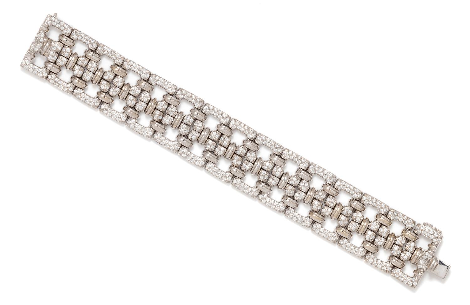 An 18 Karat White Gold and Diamond Bracelet, 59.00 dwts.