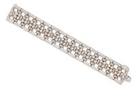An 18 Karat White Gold and Diamond Bracelet, 59.00 dwts.
