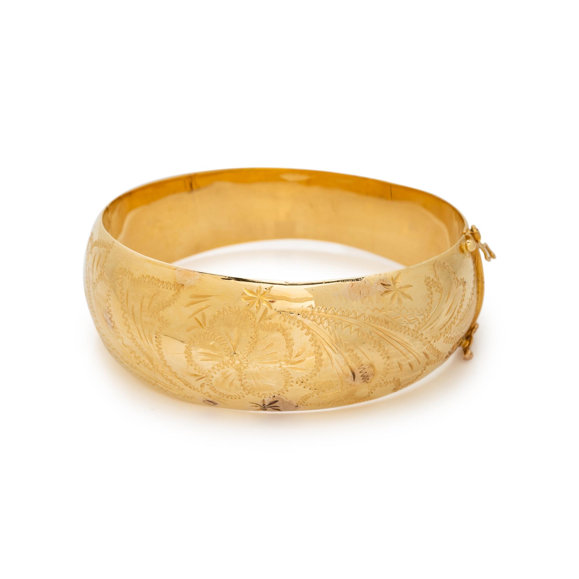 YELLOW GOLD BANGLE BRACELET