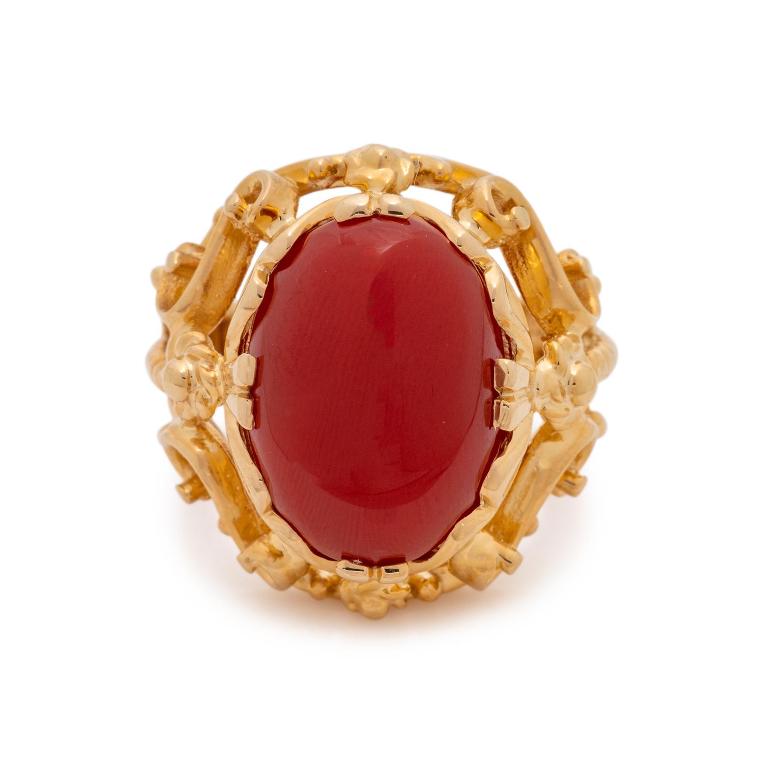 YELLOW GOLD AND CORAL RING