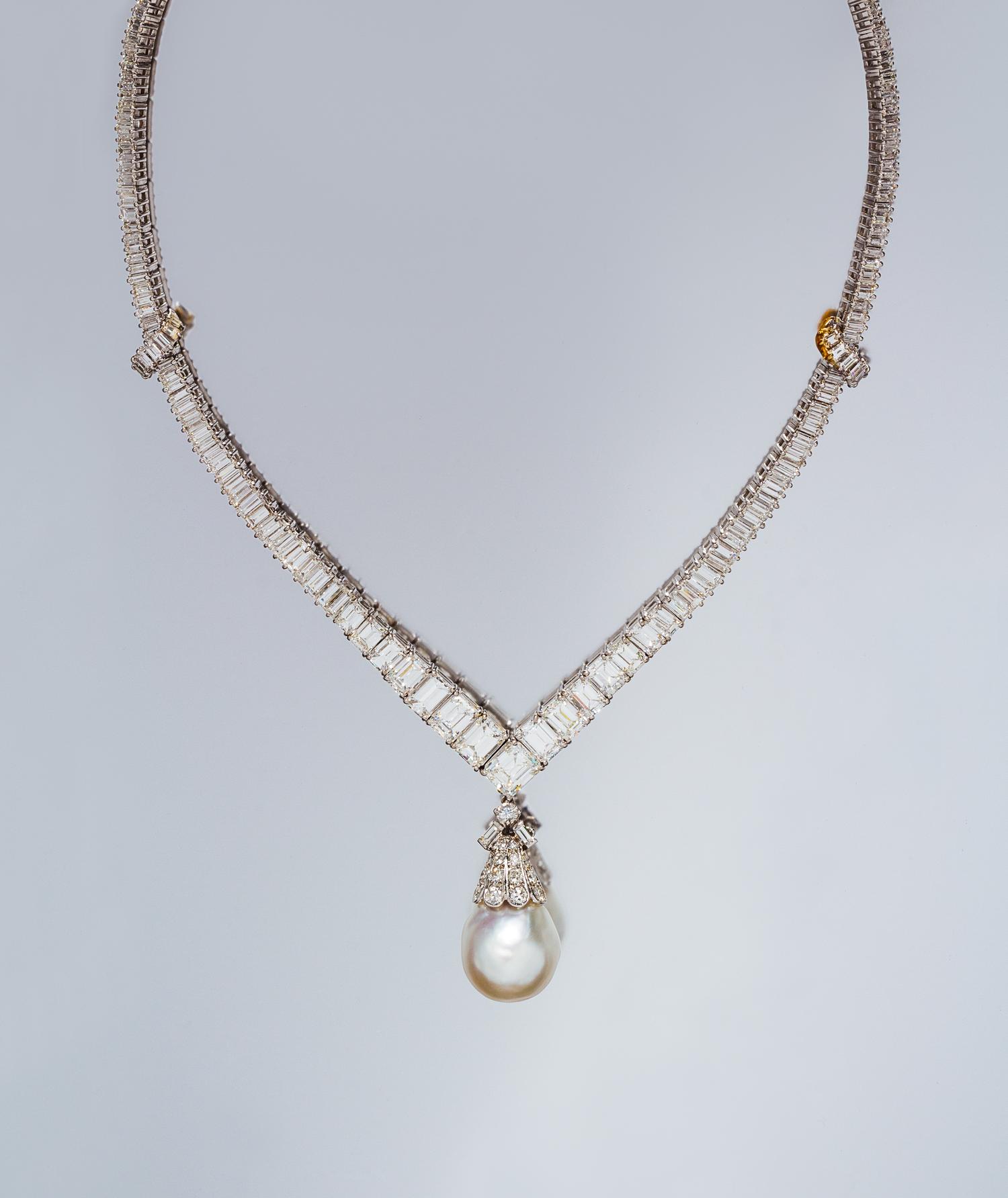 A Fine Platinum and Diamond Necklace, Van Cleef & Arpels, with a Detachable Cultured Pearl and Diamond Pendant, 49.70 dwts.