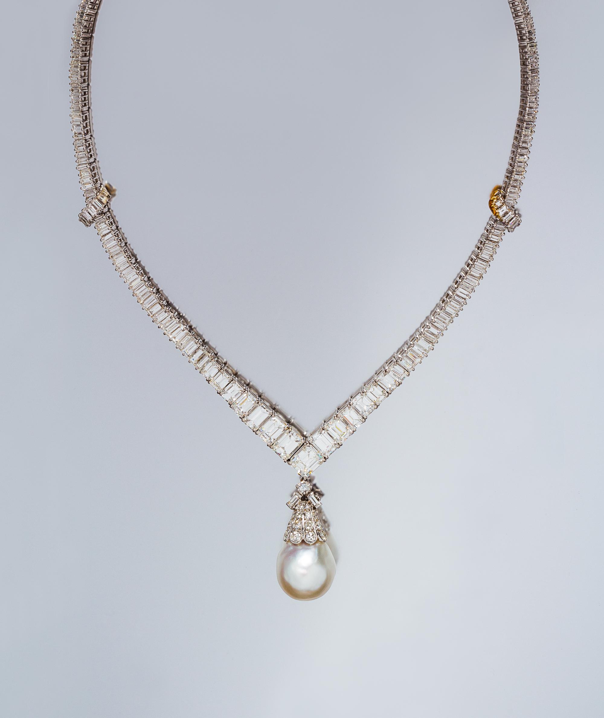 A Fine Platinum and Diamond Necklace, Van Cleef & Arpels, with a Detachable Cultured Pearl and Diamond Pendant, 49.70 dwts.