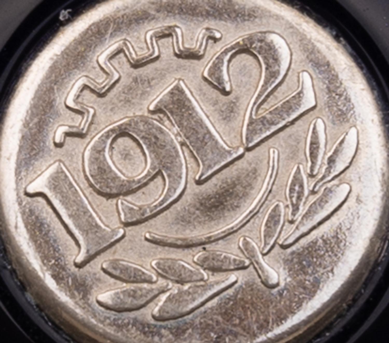 Montegrappa: Gea 2001 Limited Edition Fountain Pen
