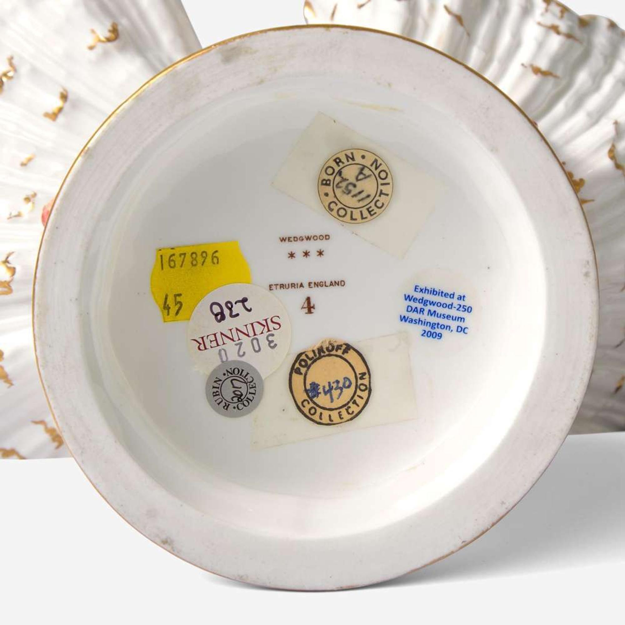 A Wedgwood Bone China Shell-Form Table Ornament UK, circa 1895