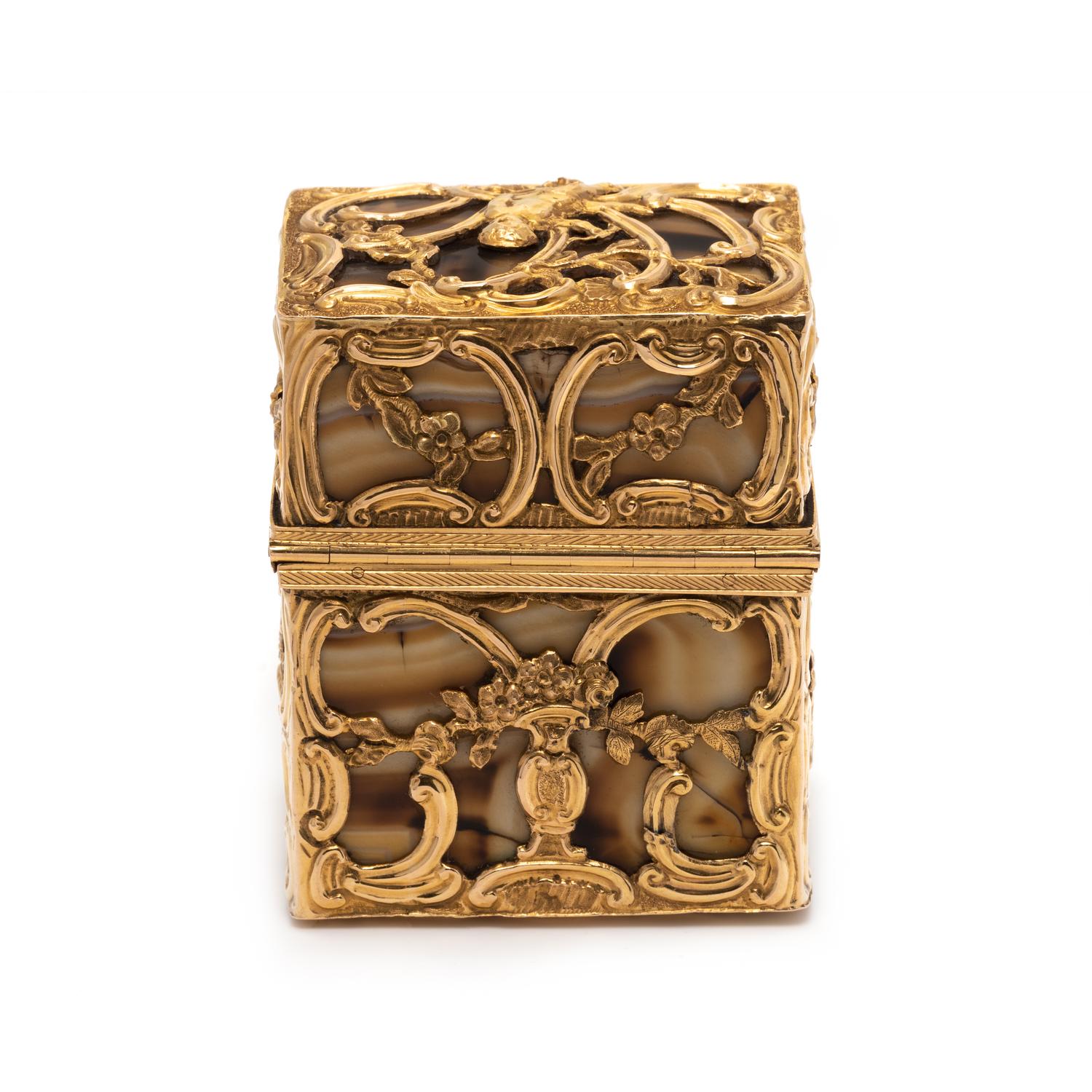 A George III Gold Mounted and Agate Nécessaire