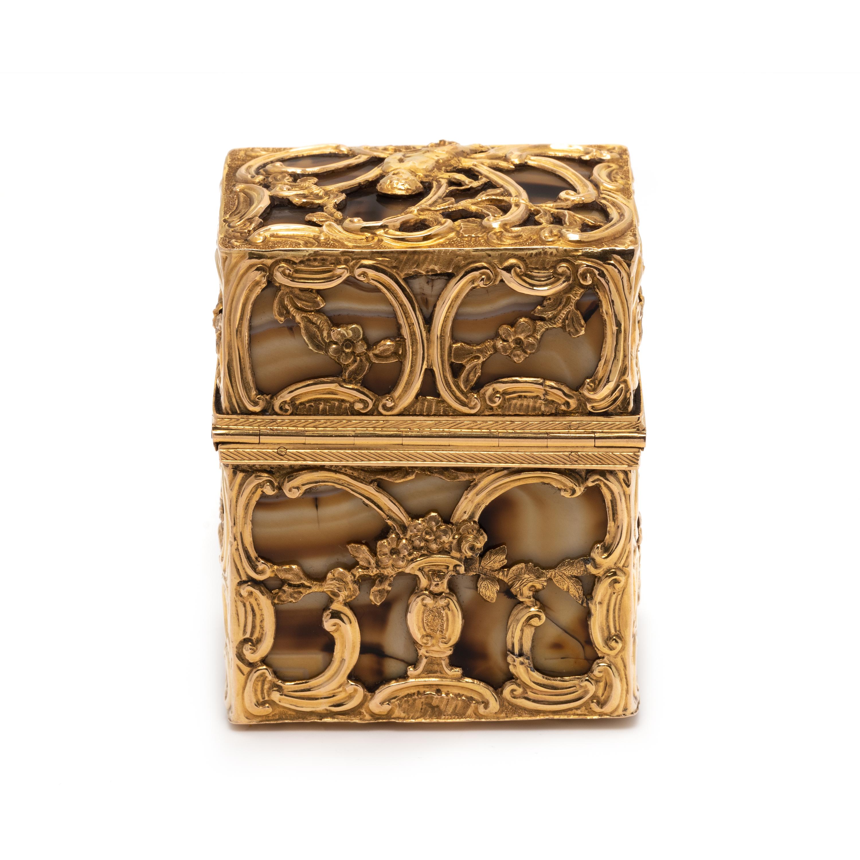 A George III Gold Mounted and Agate Nécessaire