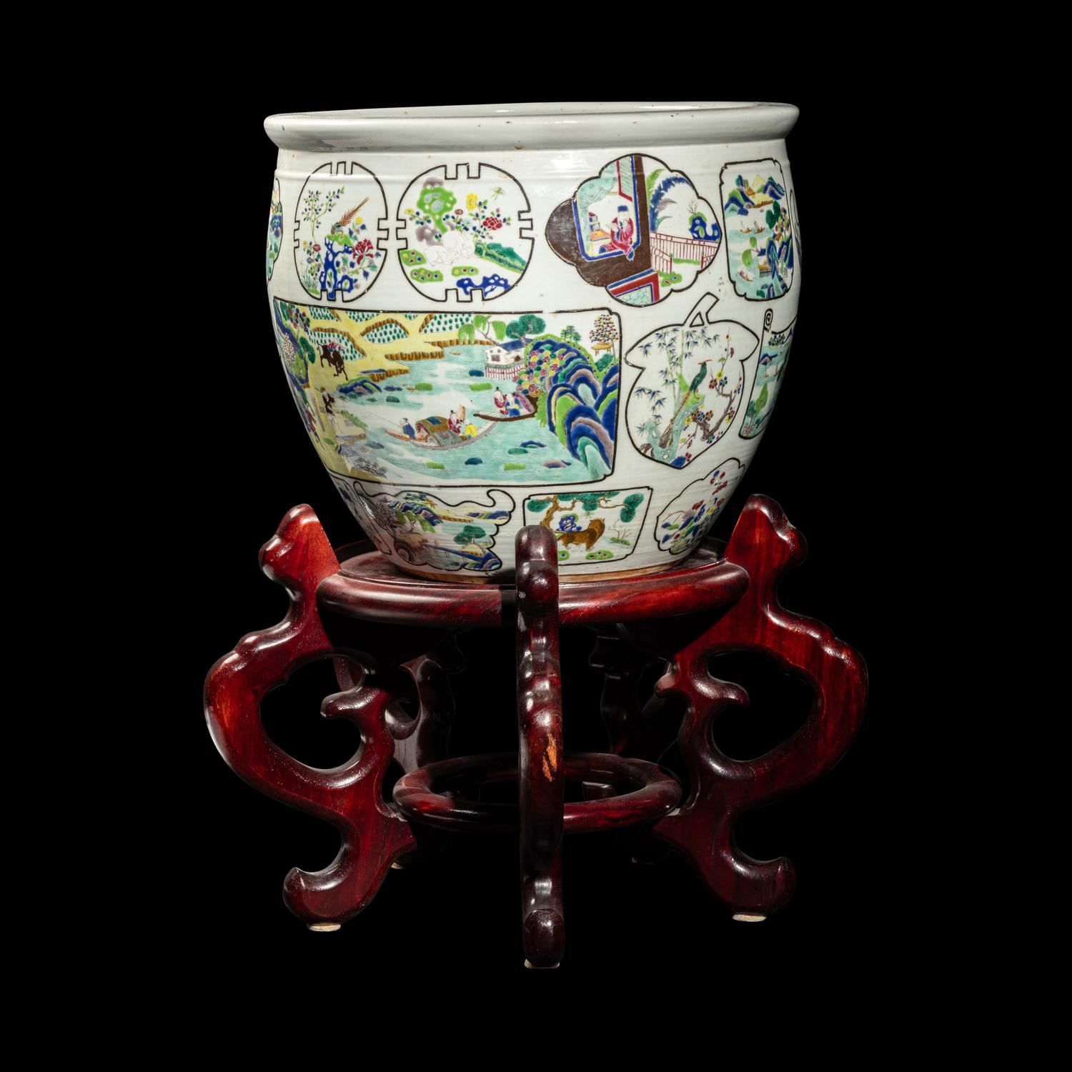 A Chinese Famille Rose Porcelain Fish Bowl, Late 19th-Early 20th Century 清晚期 粉彩開光人物故事博古圖大畫缸