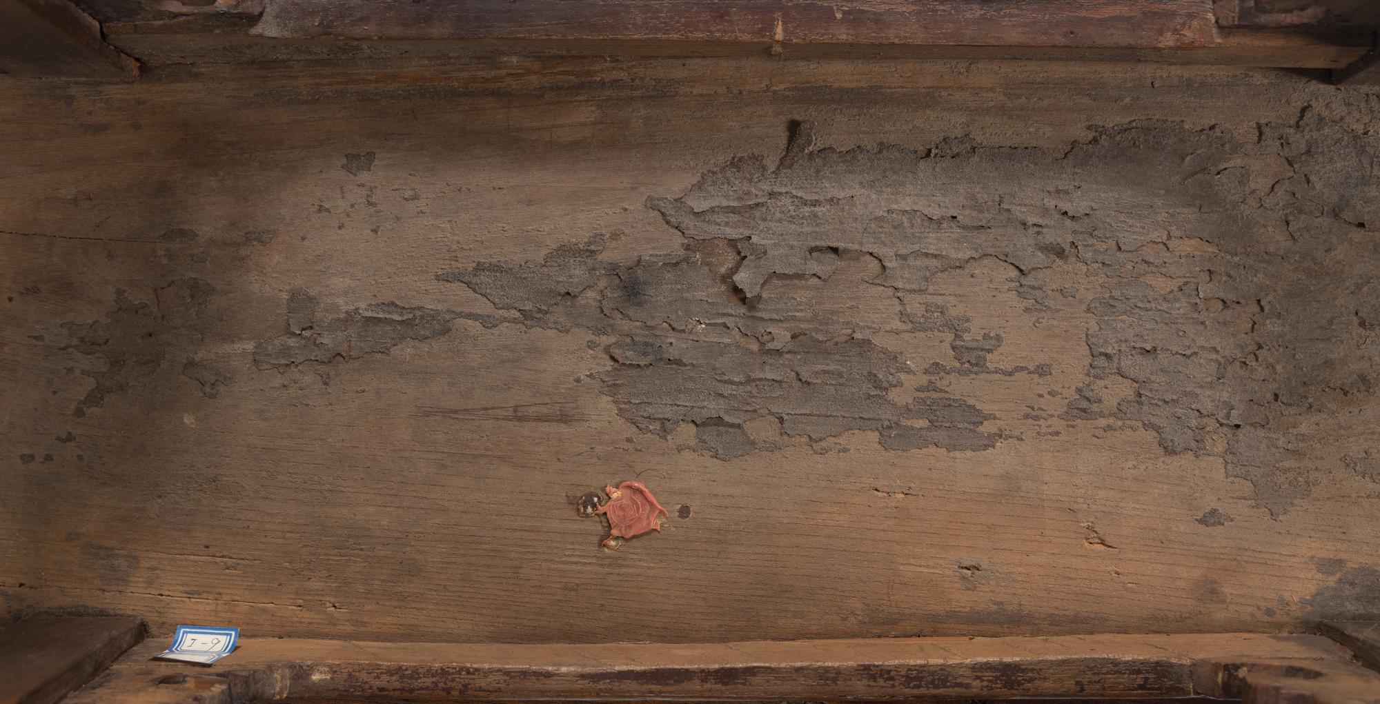 A Chinese Hardwood, Probably Yumu, Recessed-Leg Table, Qiaotou'an, 19th Century 清中晚期 榆木翹頭案