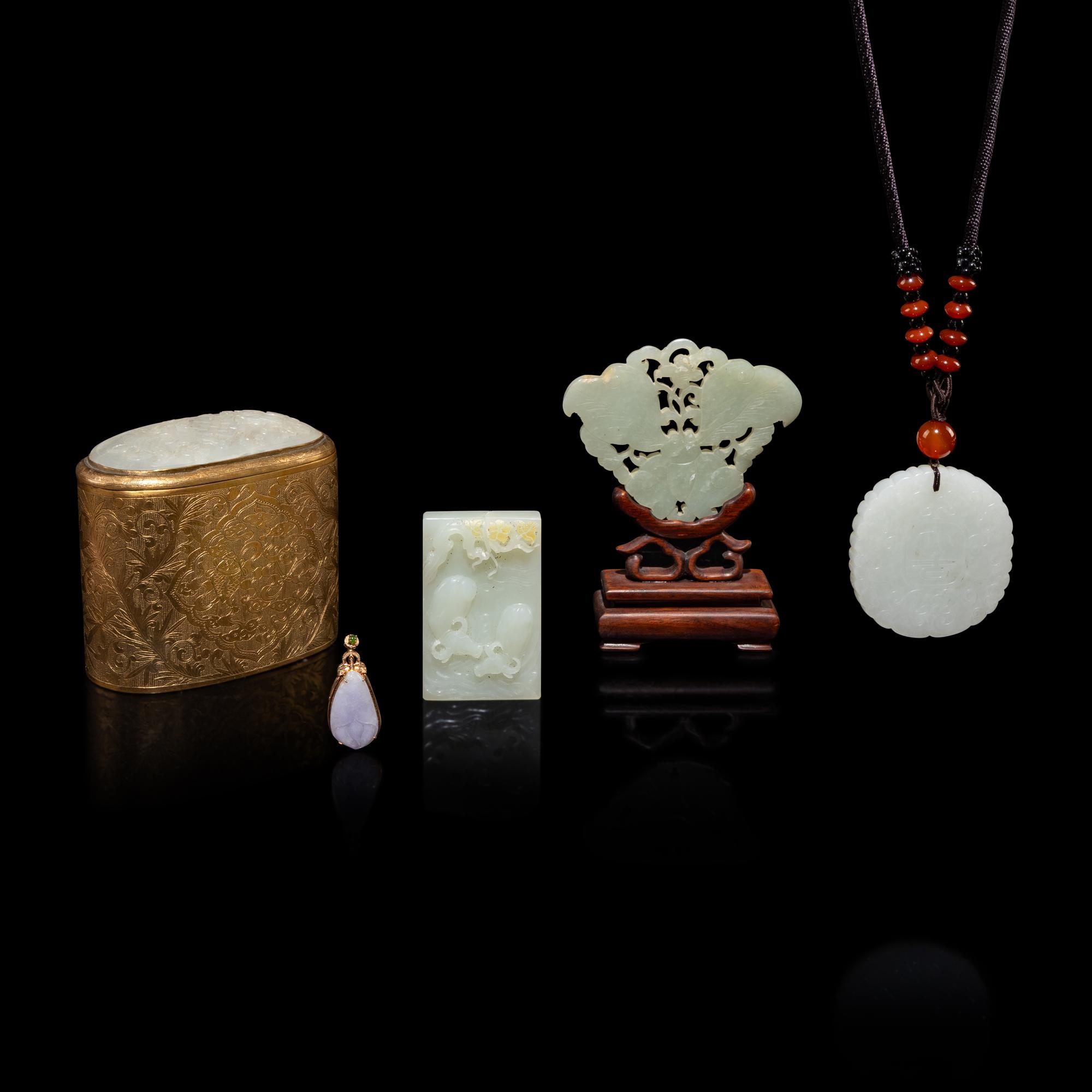 Five Chinese Jade Articles, 19th Century — 清晚期 玉飾件一組五件
