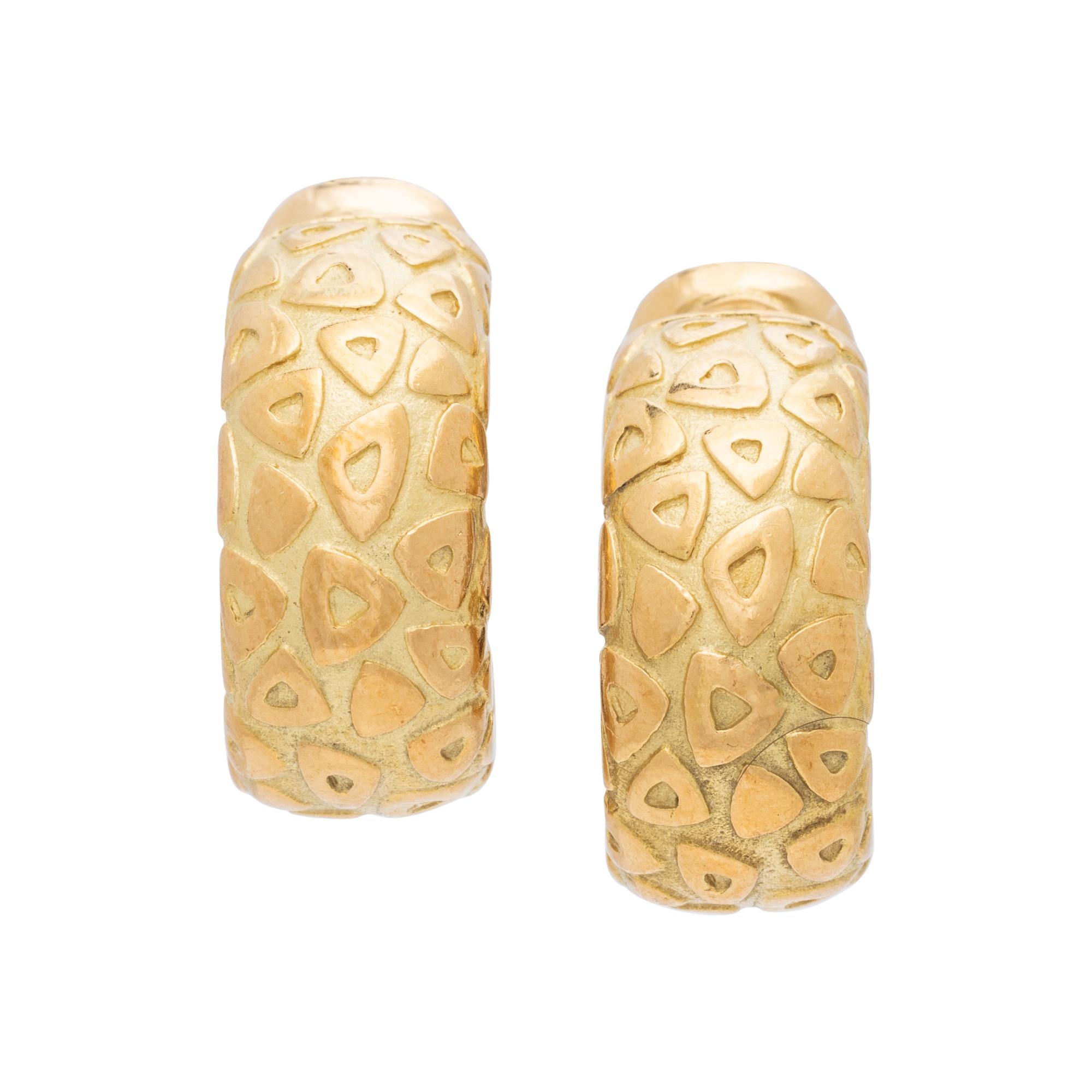 CHAUMET, YELLOW GOLD HALF HOOP EARCLIPS