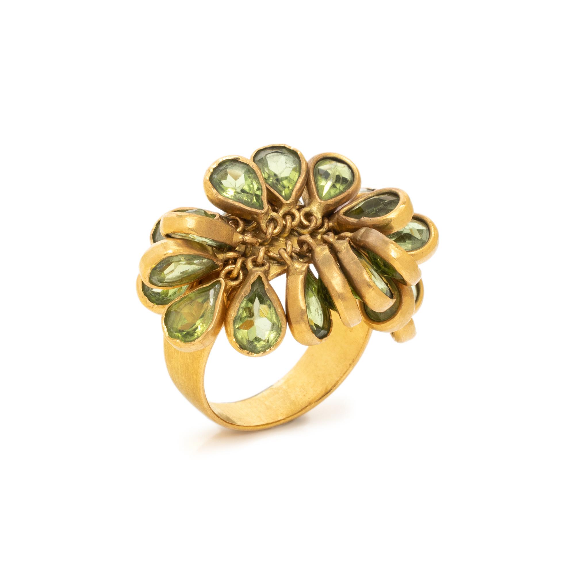 YELLOW GOLD AND PERIDOT RING