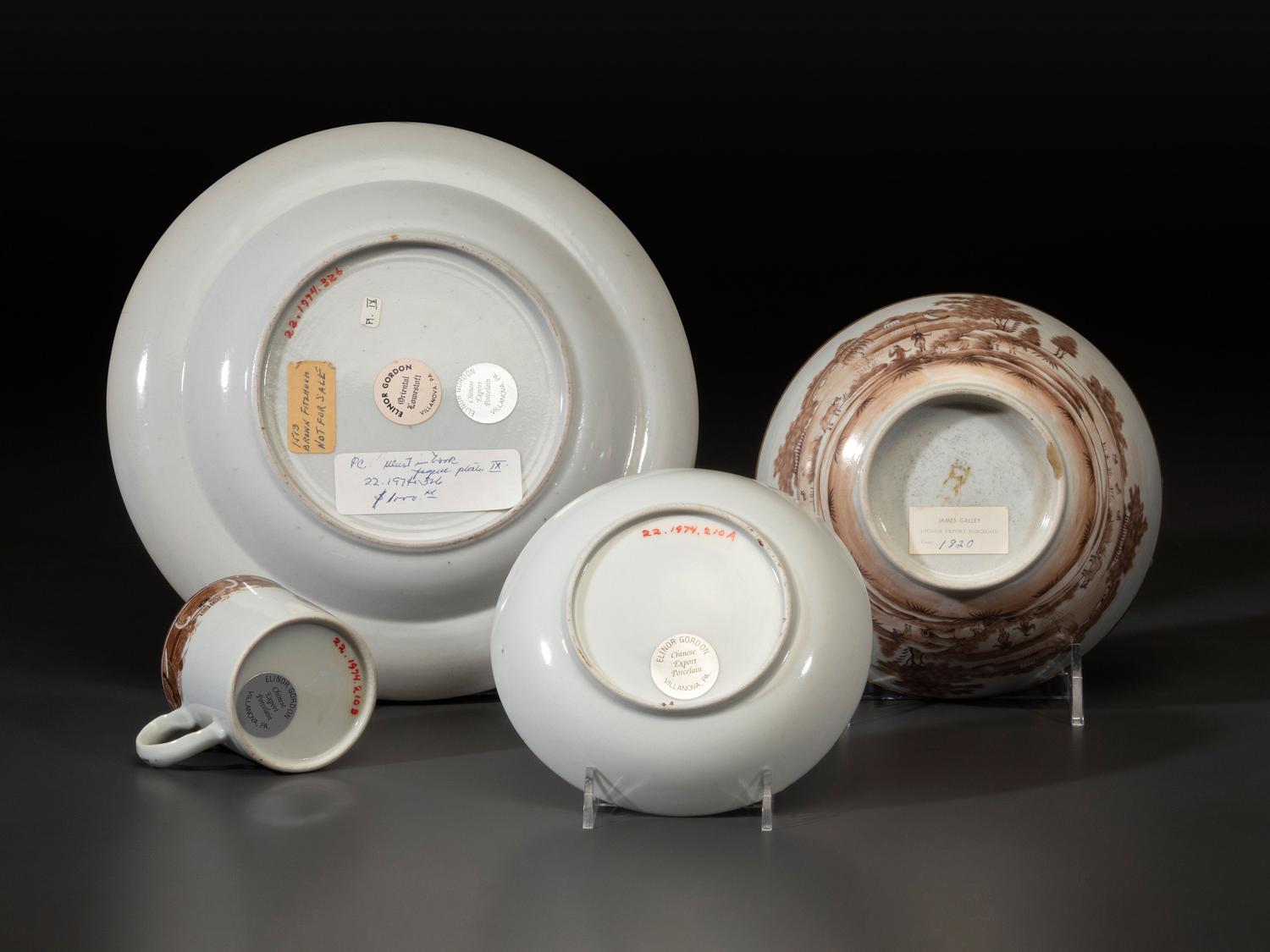 Four Chinese Export Porcelain Articles