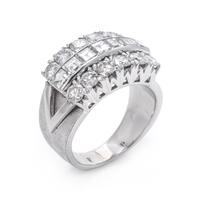 An 18 Karat White Gold and Diamond Ring,