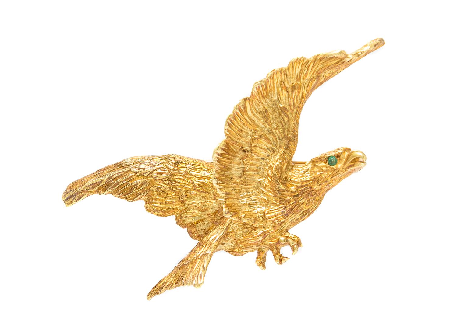 An 18 Karat Yellow Gold and Emerald Eagle Brooch, Cellino, 12.50 dwts.
