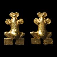 Two Veraguas Tumbaga Frog Pendants