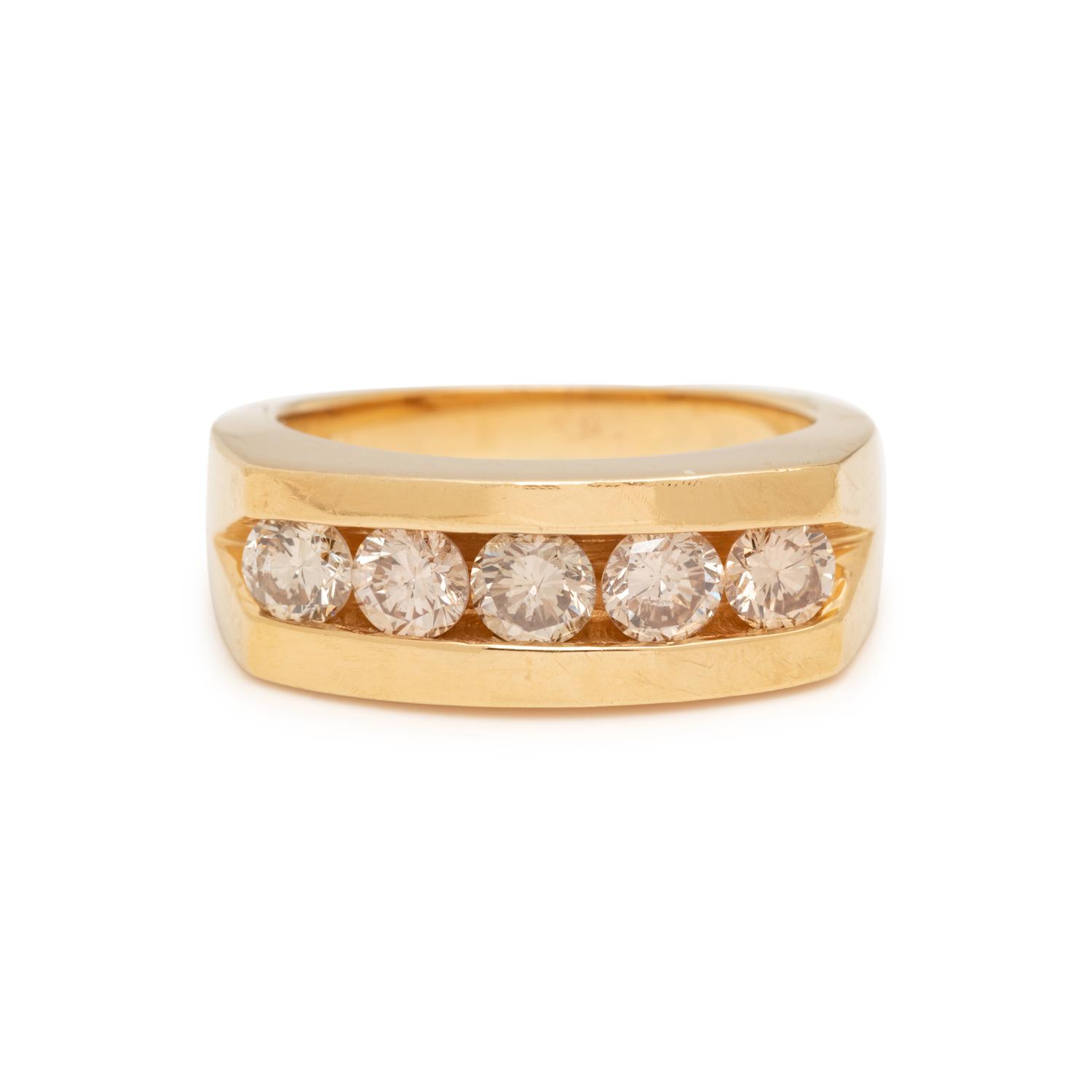YELLOW GOLD AND DIAMOND RING