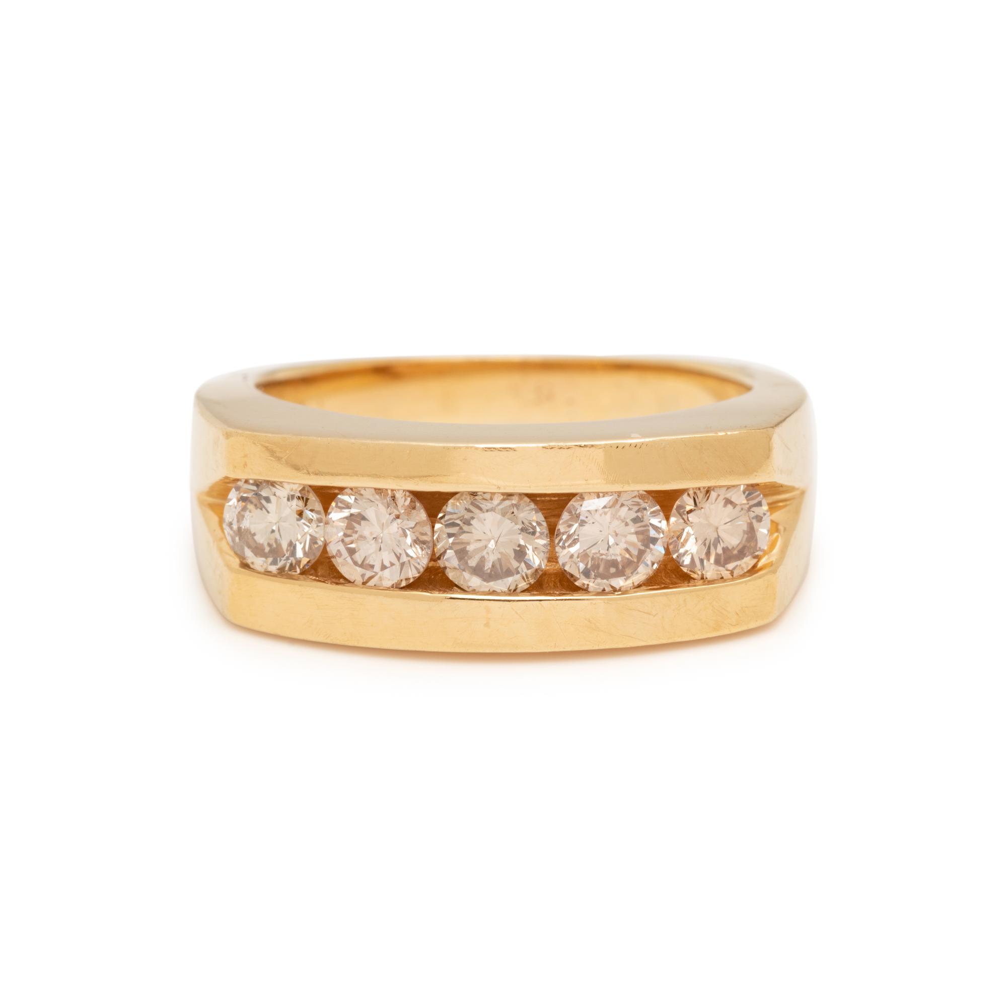 YELLOW GOLD AND DIAMOND RING