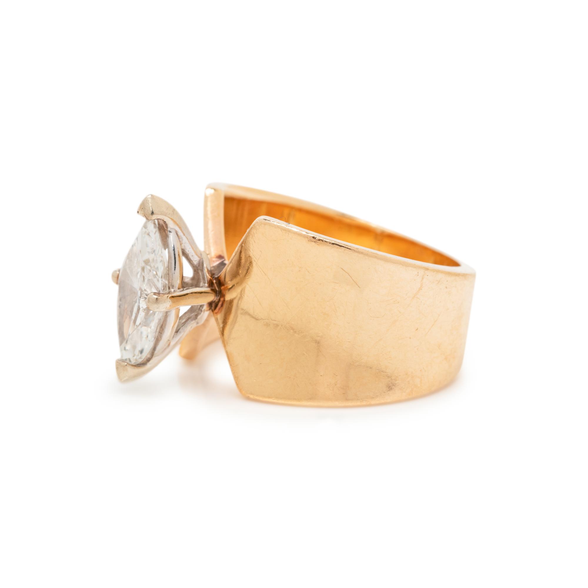 YELLOW GOLD AND DIAMOND RING