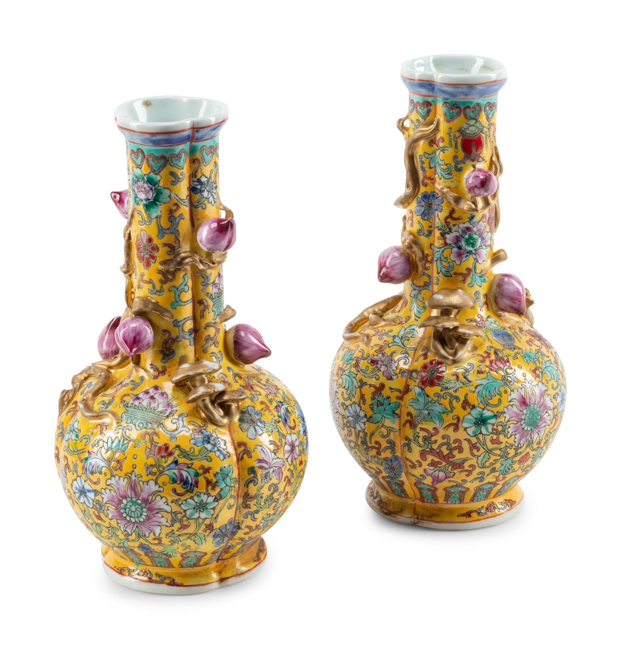 A Pair of Chinese Export Porcelain Vases