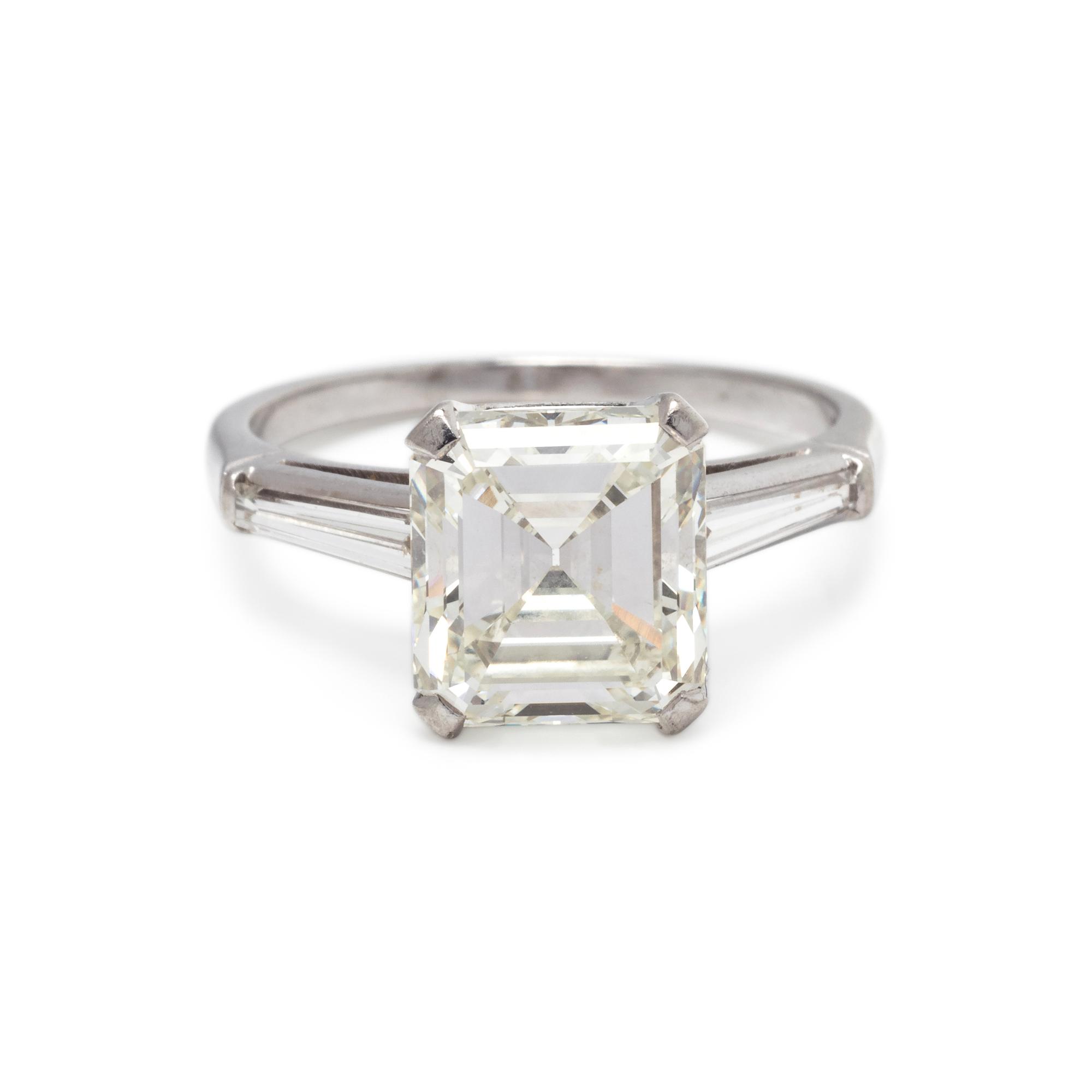 DIAMOND RING