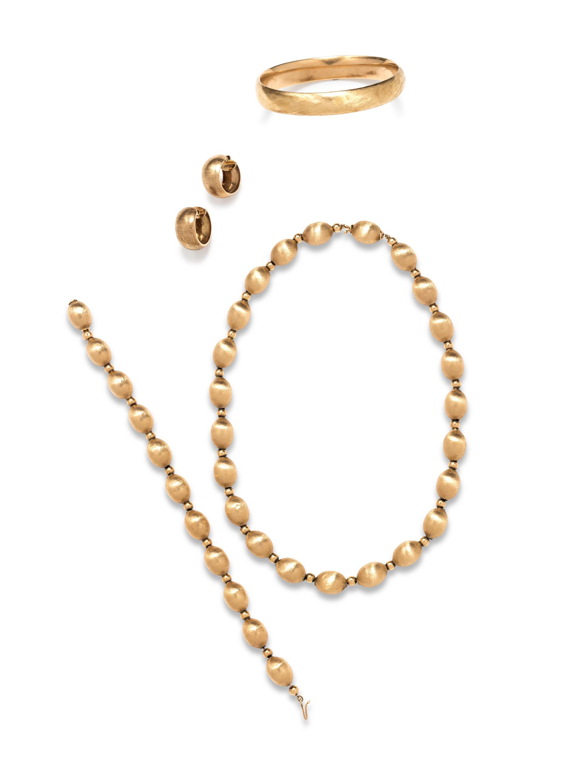 COLLECTION OF YELLOW GOLD JEWELRY