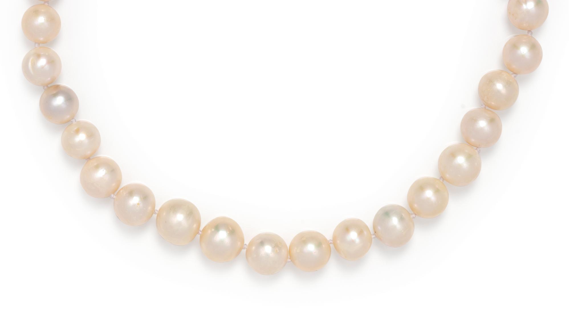 CULTURED PEARL NECKLACE