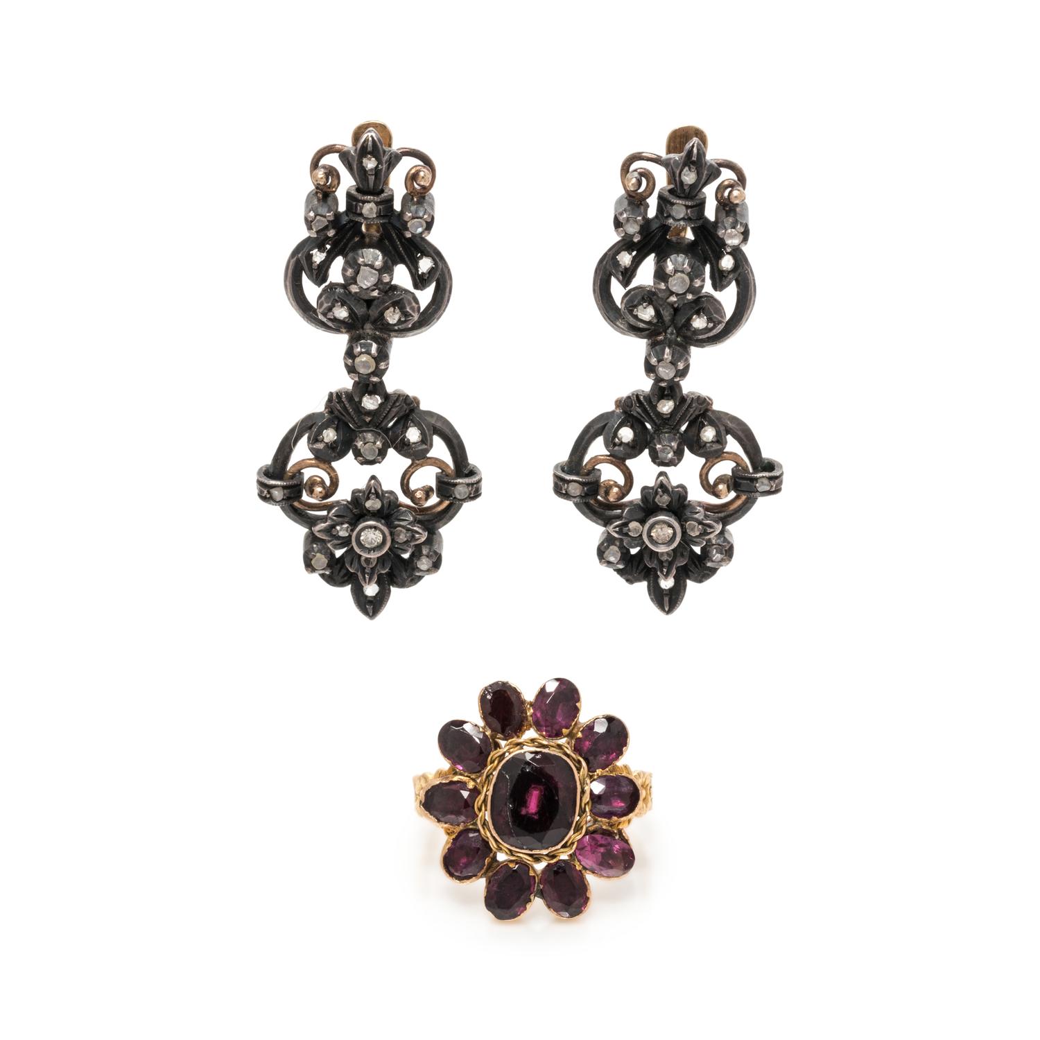 COLLECTION OF ANTIQUE JEWELRY