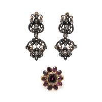 COLLECTION OF ANTIQUE JEWELRY