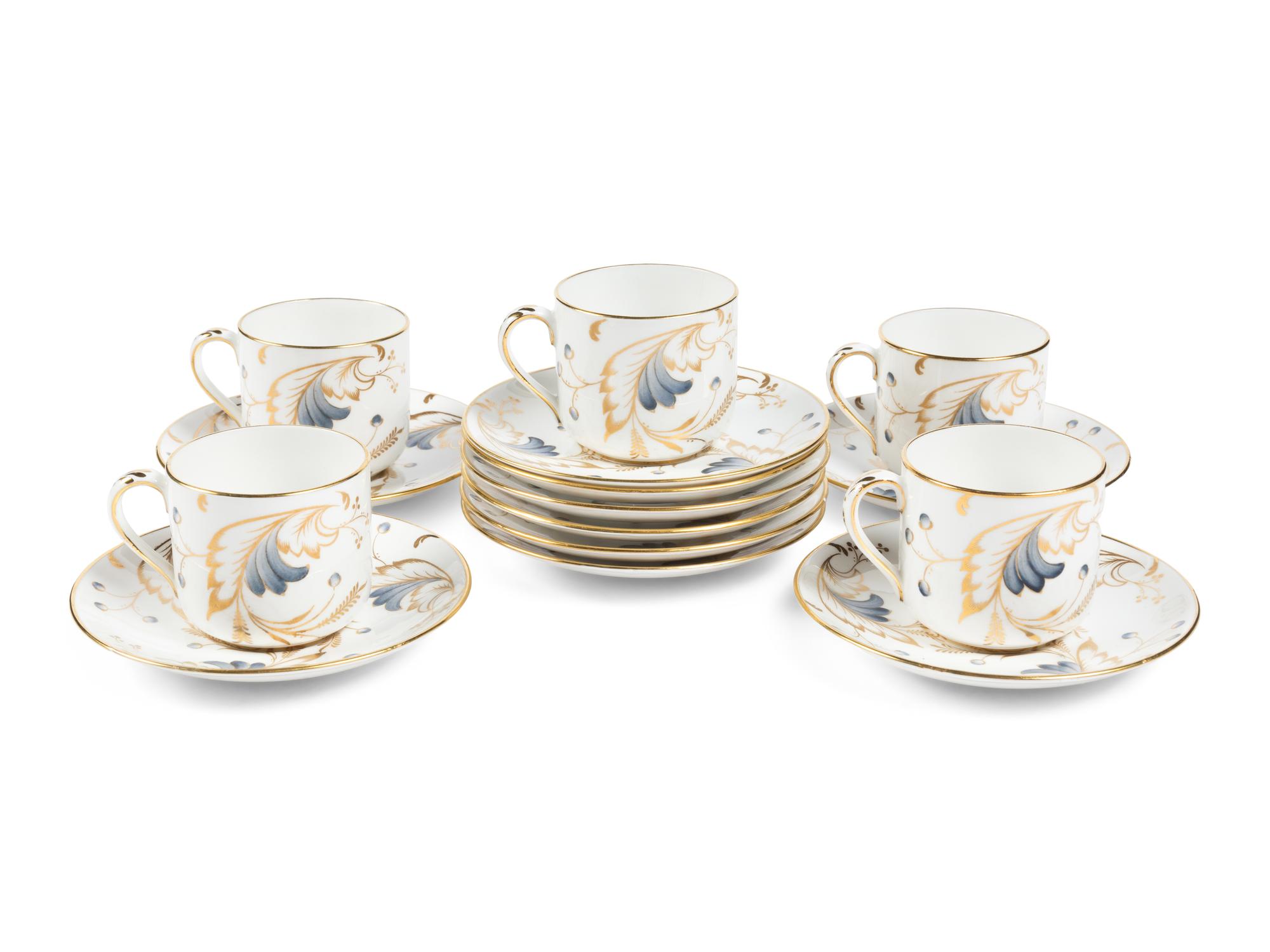 A Grosvenor and Copeland Spode Royce Porcelain Dinner Service
