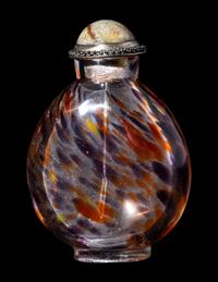 A Chinese 'Sandwich' Glass Snuff Bottle