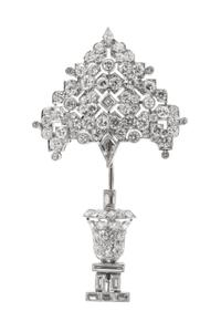 An Art Deco Platinum and Diamond Topiary Motif Jabot Brooch, 7.30 dwts.