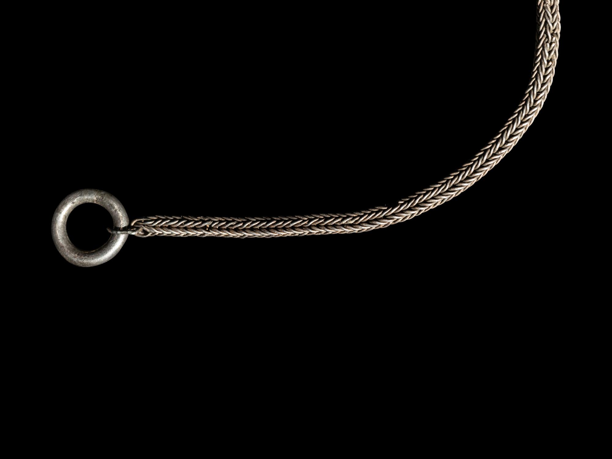 A Thracian Silver Chain and Two Fibulae