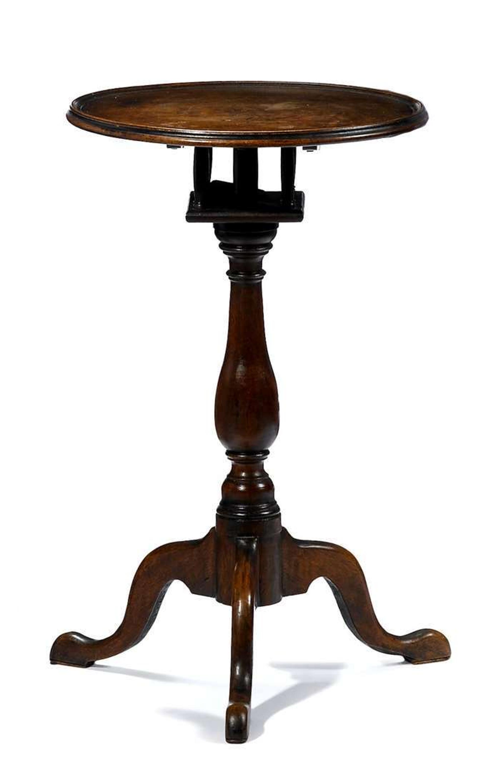 Queen Anne walnut candlestand chester county, pa, last quarter 18th century