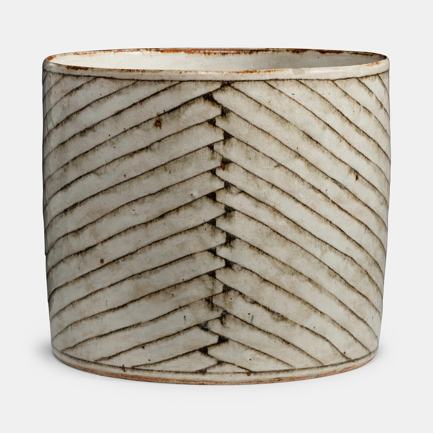 Monumental Cylindrical Vessel (kumme), 1976