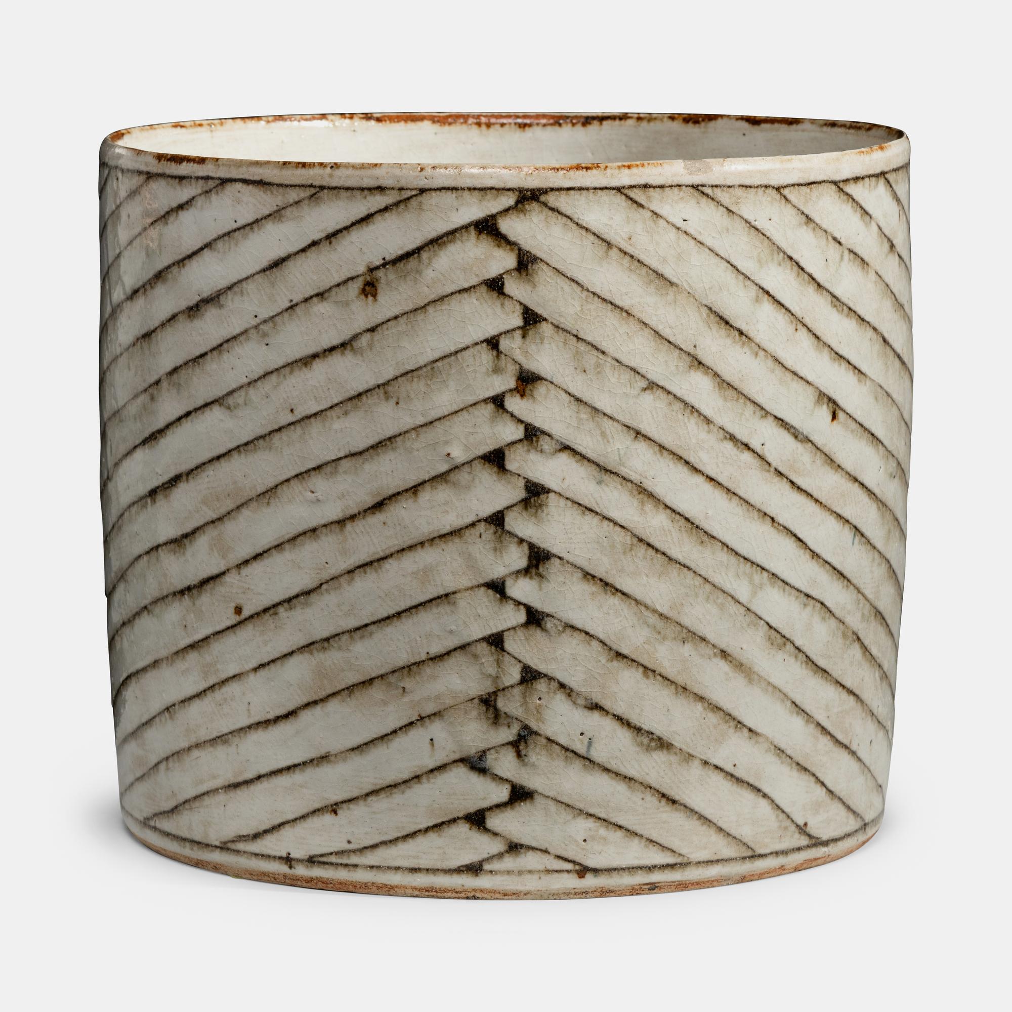 Monumental Cylindrical Vessel (kumme), 1976
