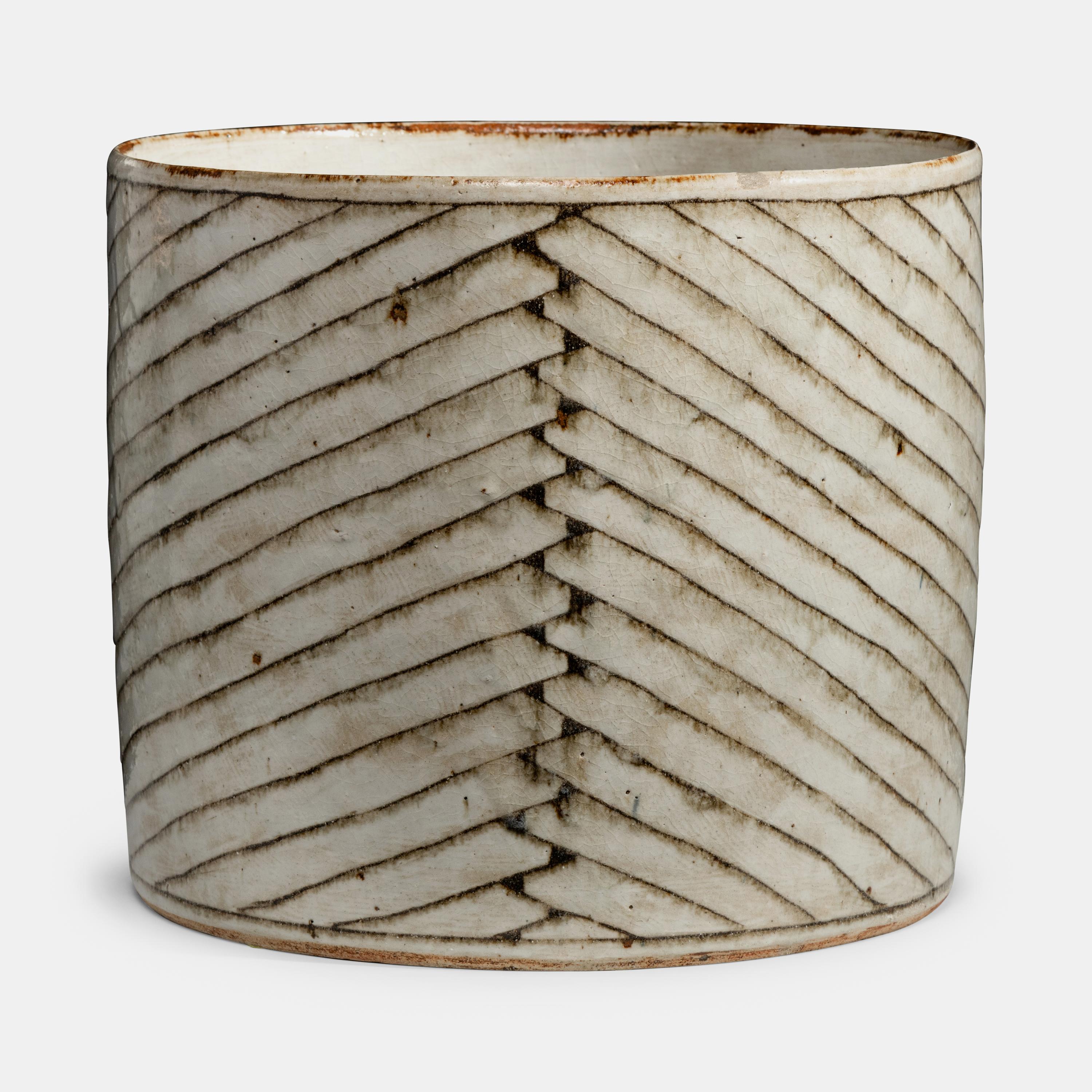 Monumental Cylindrical Vessel (kumme), 1976