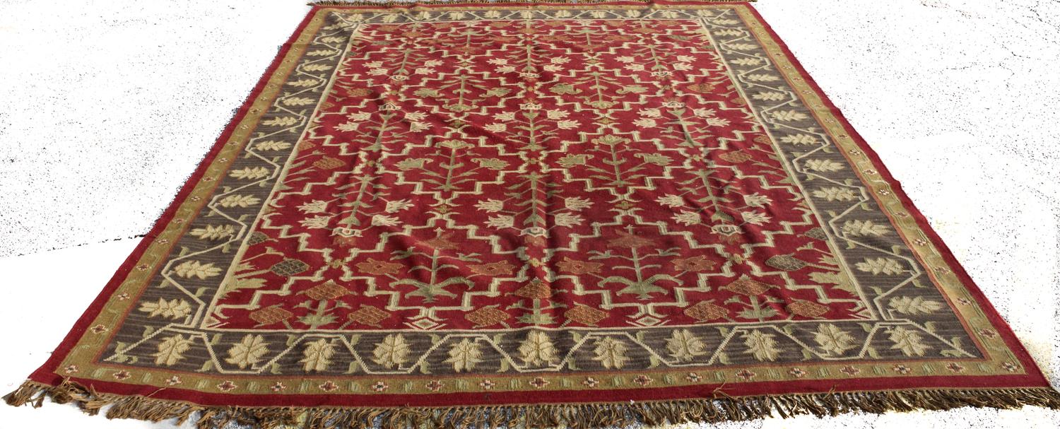 A Persian Wool Rug 11 feet 1 inch x 8 feet 2 inches. — SECOND HALF 20TH CENTURY