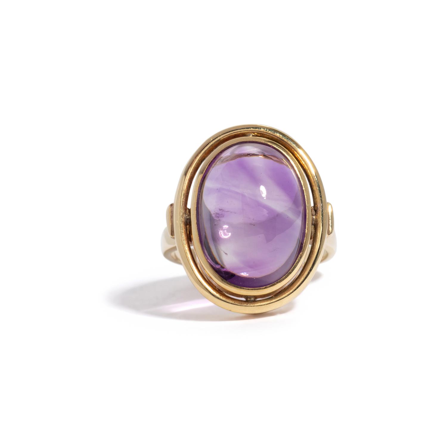 YELLOW GOLD AND AMETHYST RING