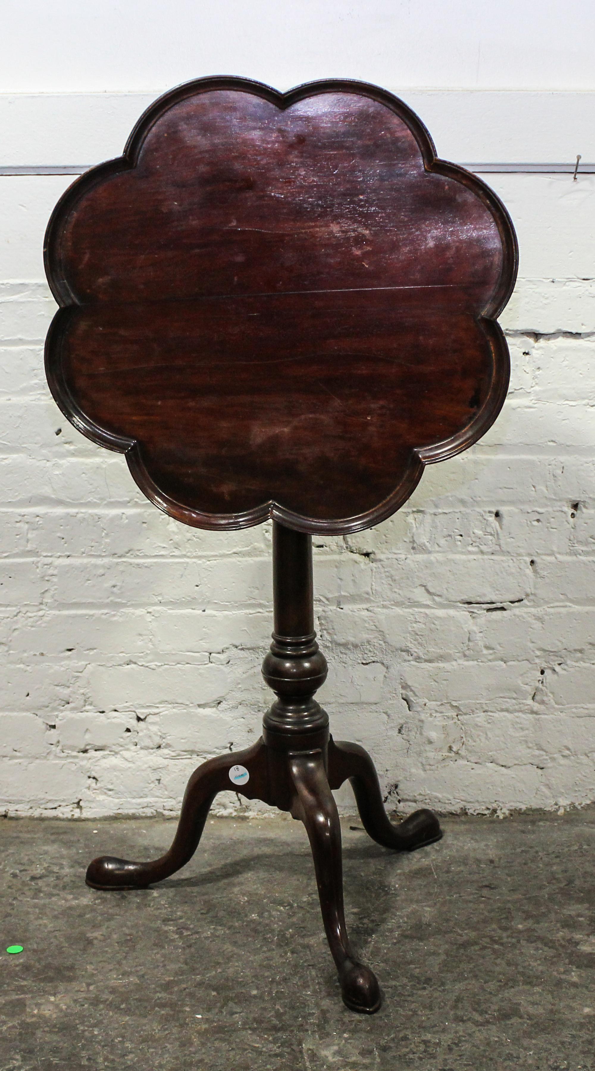 An American Mahogany Tilt-Top Tea Table Height 28 x width 20 x depth 19 1/2 inches. — 18TH/19TH CENTURY