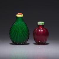 Two Chinese Colored Glass Snuff Bottles 料器鼻烟壺兩支