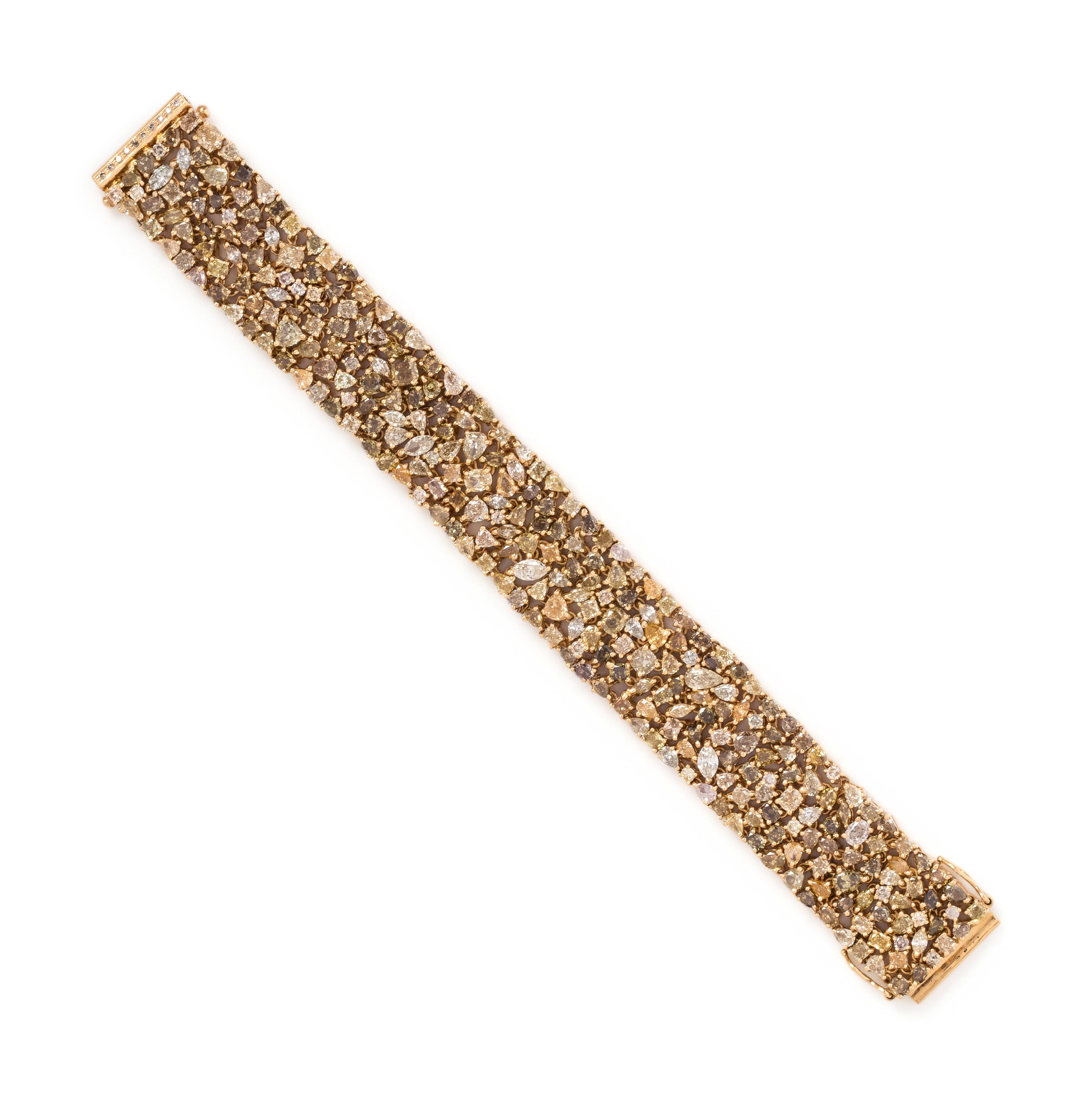 COLORED DIAMOND AND DIAMOND BRACELET