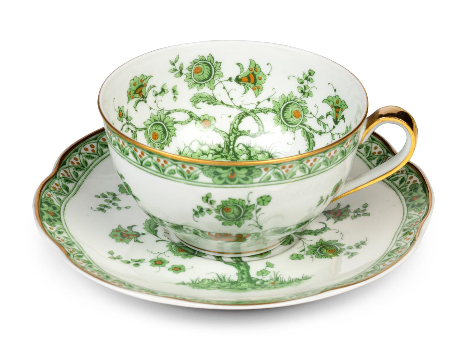 A Haviland Limoges Bonneval Porcelain Dinner Service