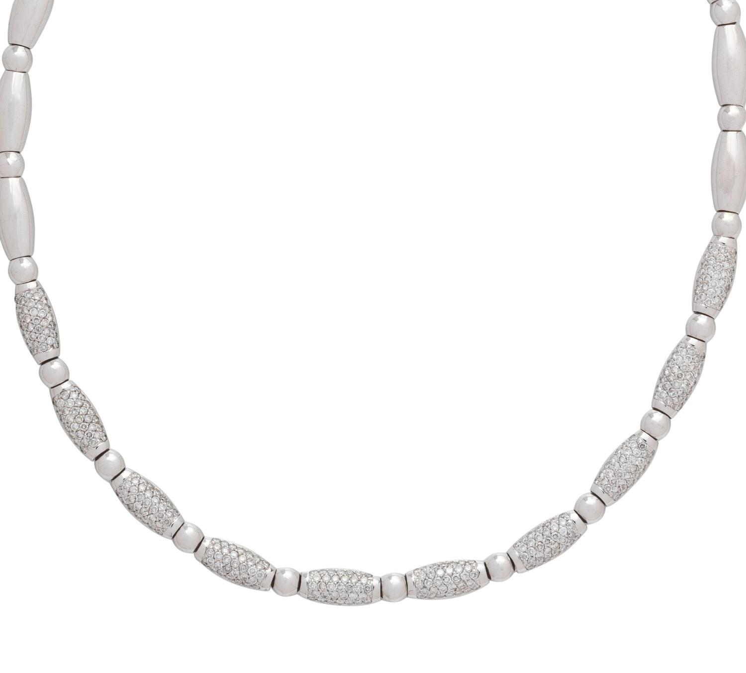 WHITE GOLD AND DIAMOND NECKLACE
