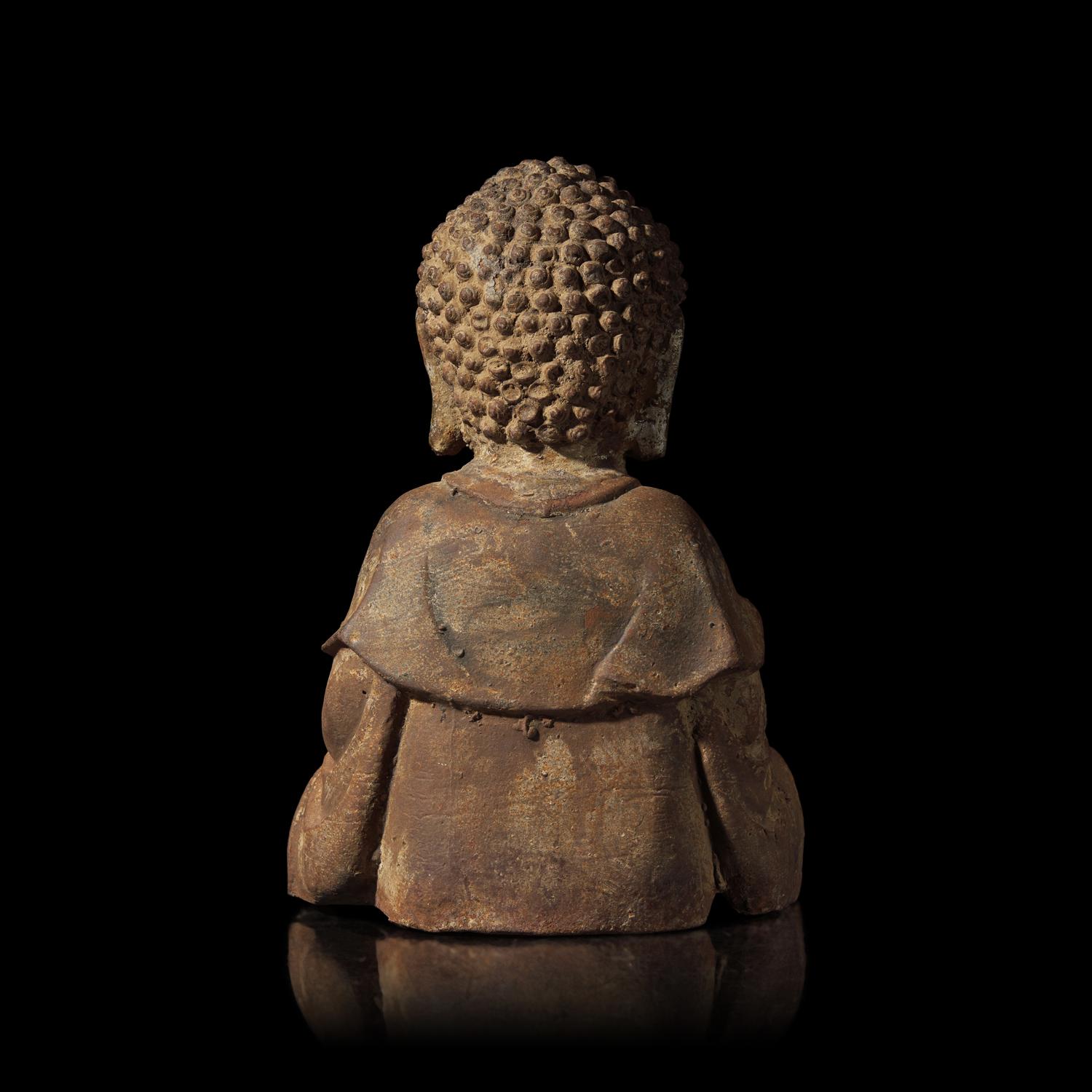 A Korean Parcel Gilt Iron Seated Figure of Buddha, Late Joseon Dynasty 朝鮮王朝晚期 銅鎏金坐佛