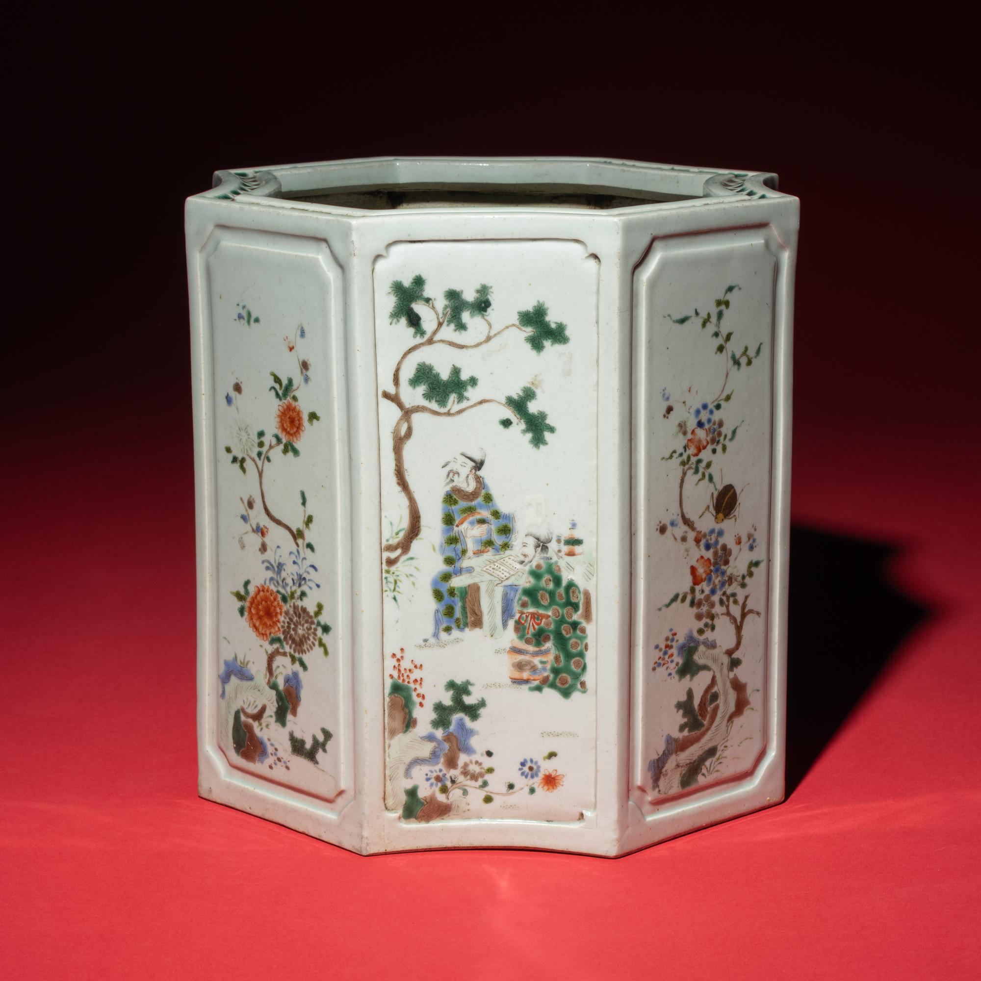 A Large Famille Rose 'Figures' Octagonal Porcelain Brushpot, 19th Century — 清晚期 粉彩八仙圖八方大筆筒