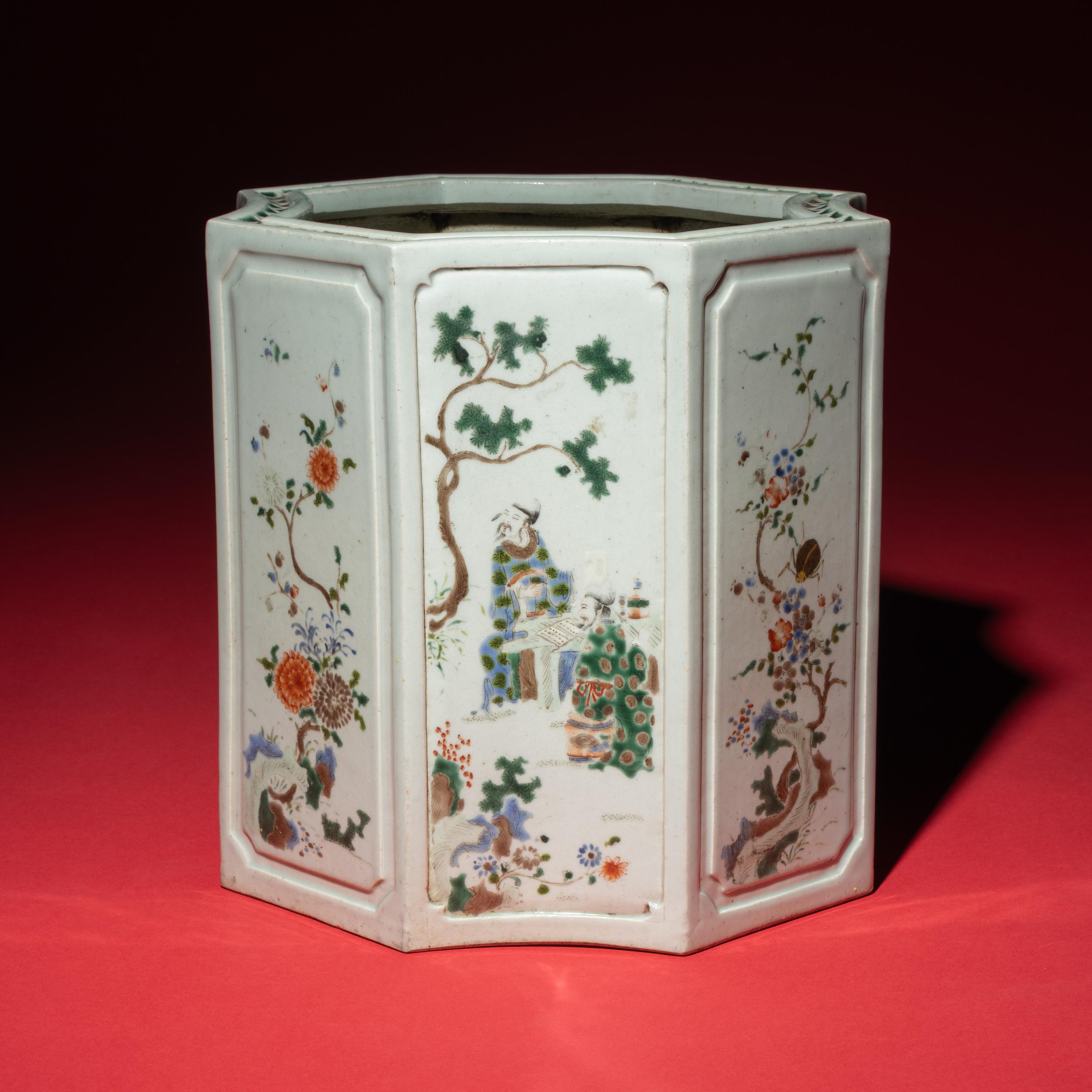 A Large Famille Rose 'Figures' Octagonal Porcelain Brushpot, 19th Century — 清晚期 粉彩八仙圖八方大筆筒