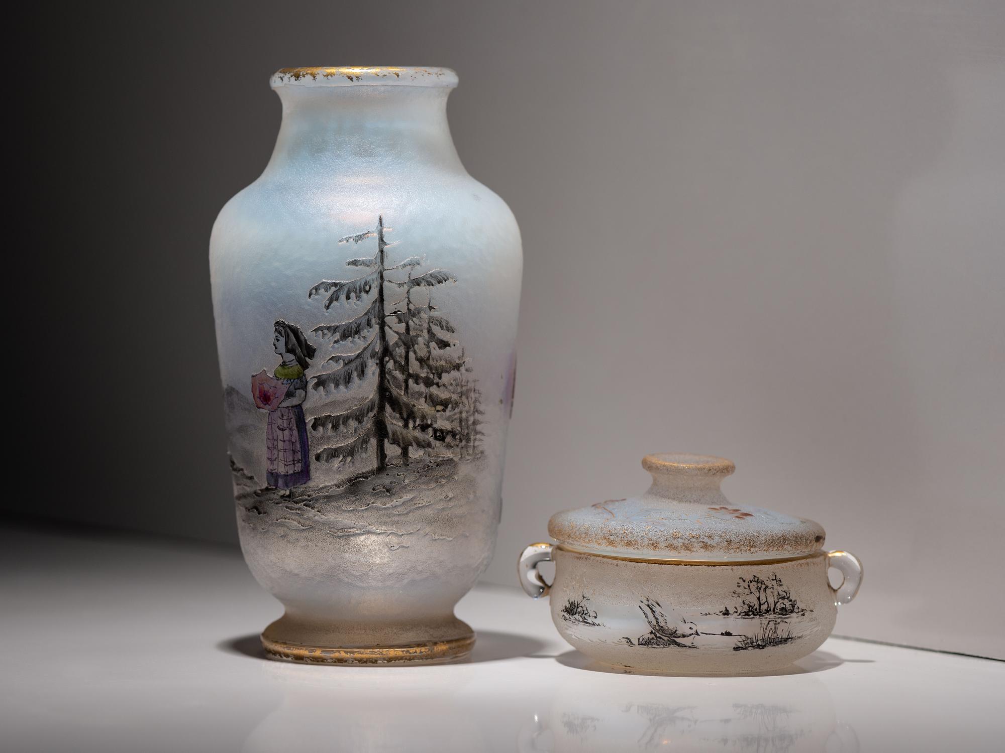 Scenic Miniature Vase and Covered Salt